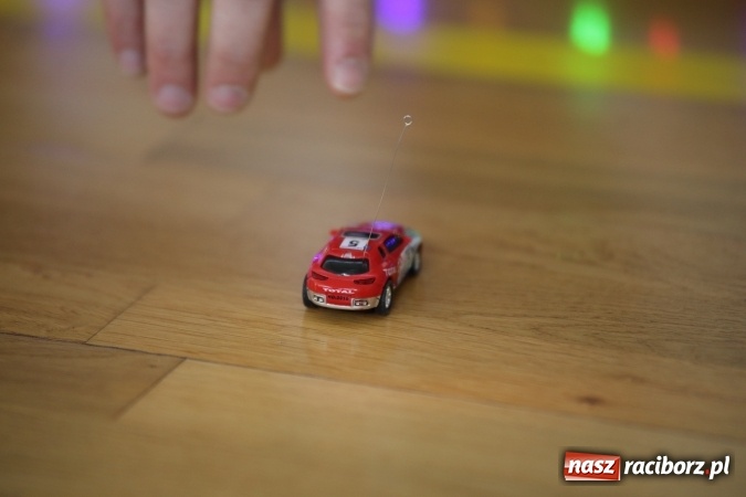 Zdjęcie w galerii na portalu naszraciborz.pl: Arena Rafako torem na wyścigi. I Mistrzostwa Raciborza Aut Zdalnie Sterowanych wiadomości z regionu