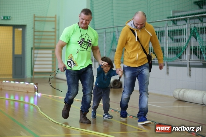 Zdjęcie w galerii na portalu naszraciborz.pl: Arena Rafako torem na wyścigi. I Mistrzostwa Raciborza Aut Zdalnie Sterowanych wiadomości z regionu