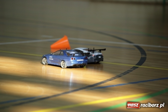 Zdjęcie w galerii na portalu naszraciborz.pl: Arena Rafako torem na wyścigi. I Mistrzostwa Raciborza Aut Zdalnie Sterowanych wiadomości z regionu