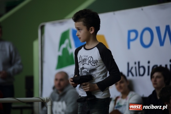 Zdjęcie w galerii na portalu naszraciborz.pl: Arena Rafako torem na wyścigi. I Mistrzostwa Raciborza Aut Zdalnie Sterowanych wiadomości z regionu