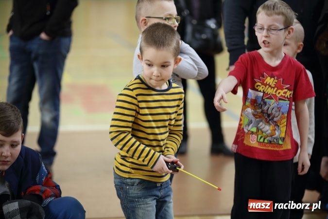 Zdjęcie w galerii na portalu naszraciborz.pl: Arena Rafako torem na wyścigi. I Mistrzostwa Raciborza Aut Zdalnie Sterowanych wiadomości z regionu