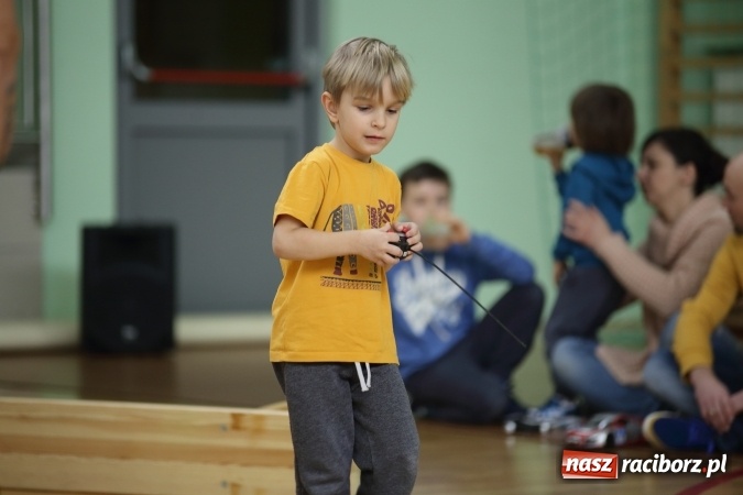 Zdjęcie w galerii na portalu naszraciborz.pl: Arena Rafako torem na wyścigi. I Mistrzostwa Raciborza Aut Zdalnie Sterowanych wiadomości z regionu
