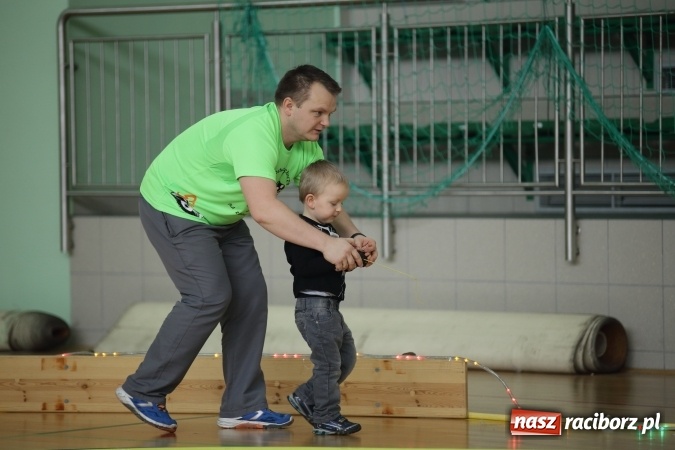 Zdjęcie w galerii na portalu naszraciborz.pl: Arena Rafako torem na wyścigi. I Mistrzostwa Raciborza Aut Zdalnie Sterowanych wiadomości z regionu