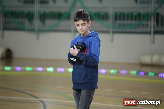 Zdjęcie w galerii na portalu naszraciborz.pl: Arena Rafako torem na wyścigi. I Mistrzostwa Raciborza Aut Zdalnie Sterowanych wiadomości z regionu
