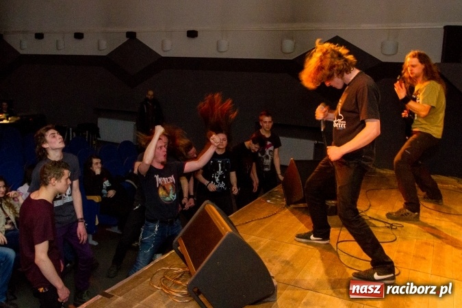 Zdjęcie w galerii na portalu naszraciborz.pl: AlcoholicA i Indignity - mocne brzmienie w Strzesze wiadomości z regionu