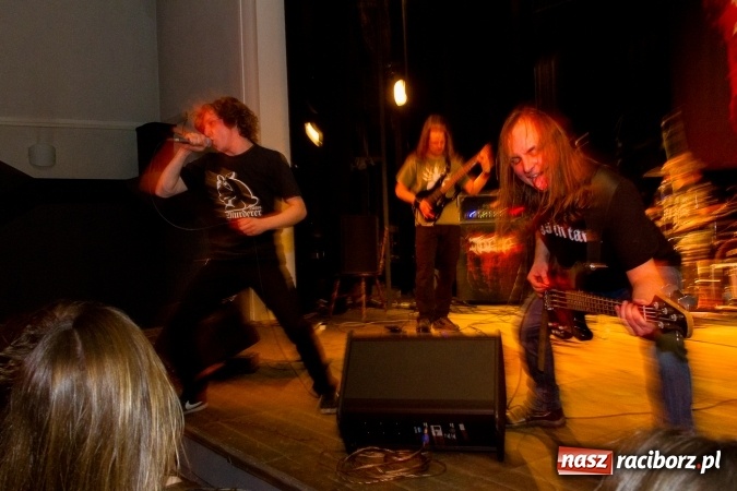 Zdjęcie w galerii na portalu naszraciborz.pl: AlcoholicA i Indignity - mocne brzmienie w Strzesze wiadomości z regionu