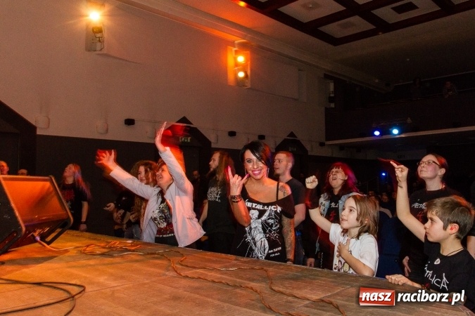 Zdjęcie w galerii na portalu naszraciborz.pl: AlcoholicA i Indignity - mocne brzmienie w Strzesze wiadomości z regionu