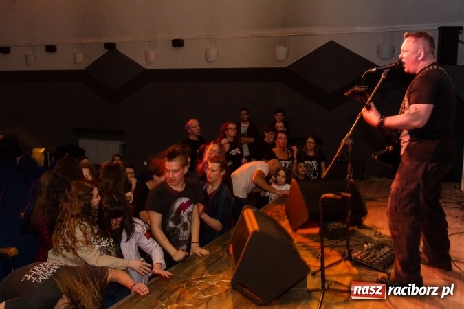 Zdjęcie w galerii na portalu naszraciborz.pl: AlcoholicA i Indignity - mocne brzmienie w Strzesze wiadomości z regionu