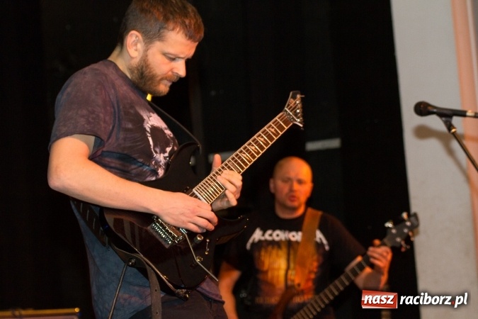 Zdjęcie w galerii na portalu naszraciborz.pl: AlcoholicA i Indignity - mocne brzmienie w Strzesze wiadomości z regionu