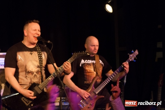 Zdjęcie w galerii na portalu naszraciborz.pl: AlcoholicA i Indignity - mocne brzmienie w Strzesze wiadomości z regionu
