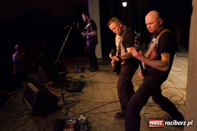 Zdjęcie w galerii na portalu naszraciborz.pl: AlcoholicA i Indignity - mocne brzmienie w Strzesze wiadomości z regionu