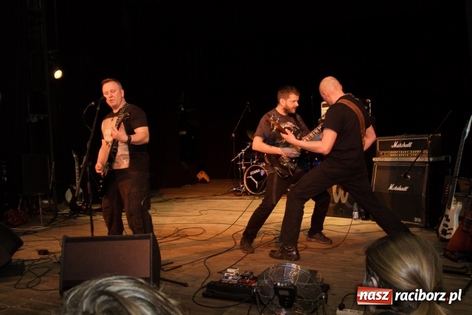 Zdjęcie w galerii na portalu naszraciborz.pl: AlcoholicA i Indignity - mocne brzmienie w Strzesze wiadomości z regionu