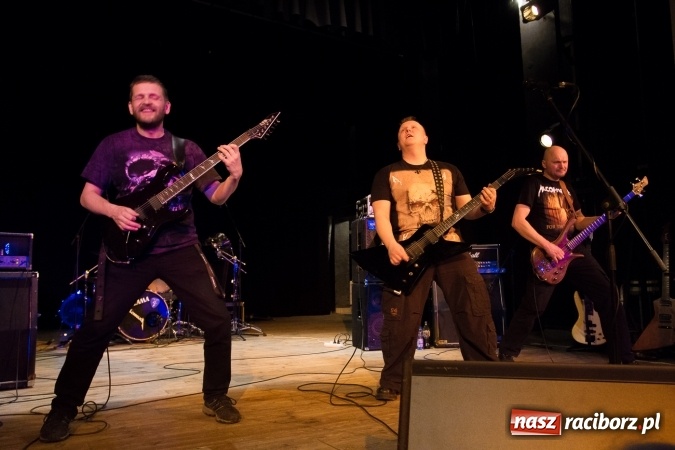 Zdjęcie w galerii na portalu naszraciborz.pl: AlcoholicA i Indignity - mocne brzmienie w Strzesze wiadomości z regionu
