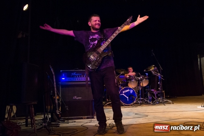 Zdjęcie w galerii na portalu naszraciborz.pl: AlcoholicA i Indignity - mocne brzmienie w Strzesze wiadomości z regionu
