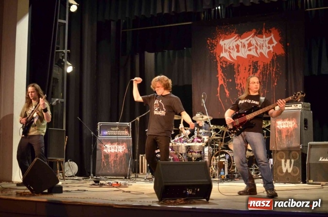 Zdjęcie w galerii na portalu naszraciborz.pl: AlcoholicA i Indignity - mocne brzmienie w Strzesze wiadomości z regionu