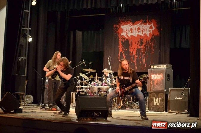 Zdjęcie w galerii na portalu naszraciborz.pl: AlcoholicA i Indignity - mocne brzmienie w Strzesze wiadomości z regionu