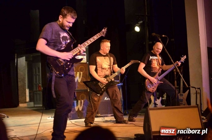 Zdjęcie w galerii na portalu naszraciborz.pl: AlcoholicA i Indignity - mocne brzmienie w Strzesze wiadomości z regionu
