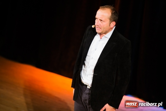 Zdjęcie w galerii na portalu naszraciborz.pl: Kabaret Moralnego Niepokoju bawił w RCK wiadomości z regionu
