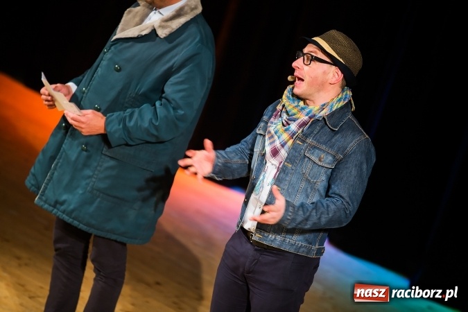 Zdjęcie w galerii na portalu naszraciborz.pl: Kabaret Moralnego Niepokoju bawił w RCK wiadomości z regionu