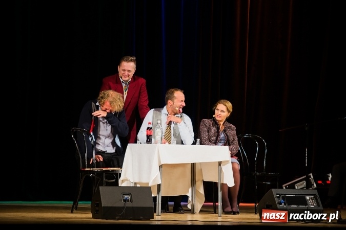 Zdjęcie w galerii na portalu naszraciborz.pl: Kabaret Moralnego Niepokoju bawił w RCK wiadomości z regionu