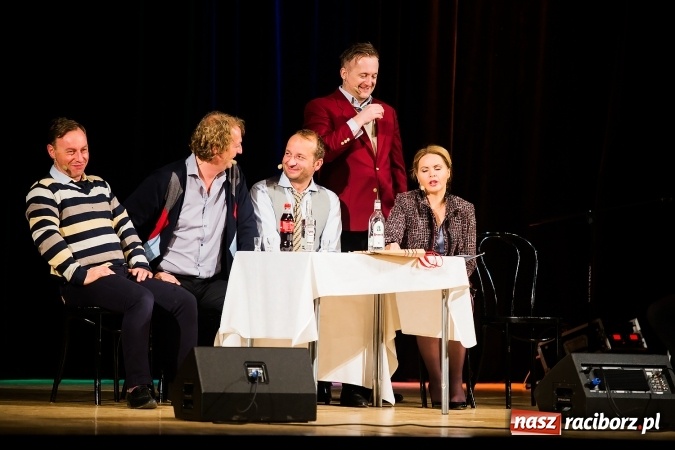 Zdjęcie w galerii na portalu naszraciborz.pl: Kabaret Moralnego Niepokoju bawił w RCK wiadomości z regionu