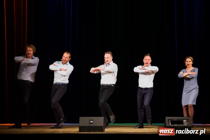 Zdjęcie w galerii na portalu naszraciborz.pl: Kabaret Moralnego Niepokoju bawił w RCK wiadomości z regionu