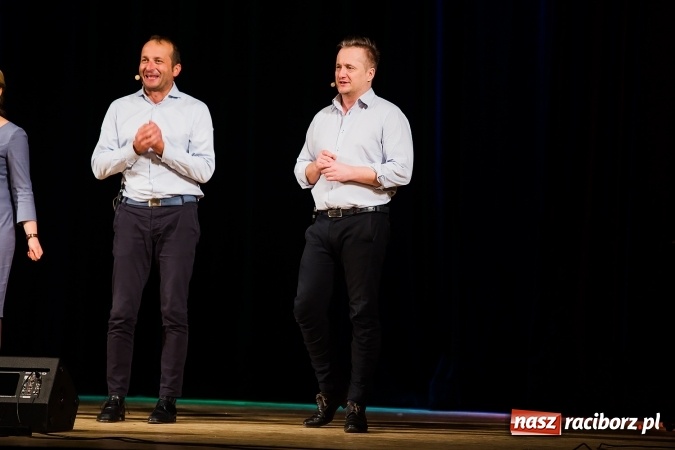 Zdjęcie w galerii na portalu naszraciborz.pl: Kabaret Moralnego Niepokoju bawił w RCK wiadomości z regionu