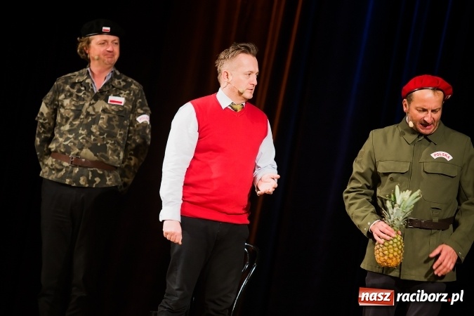 Zdjęcie w galerii na portalu naszraciborz.pl: Kabaret Moralnego Niepokoju bawił w RCK wiadomości z regionu