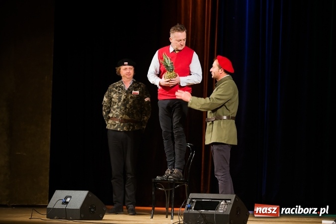 Zdjęcie w galerii na portalu naszraciborz.pl: Kabaret Moralnego Niepokoju bawił w RCK wiadomości z regionu