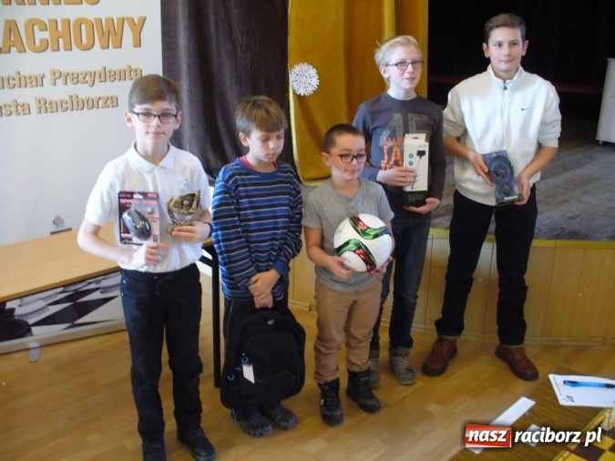 Zdjęcie w galerii na portalu naszraciborz.pl: Szachowe zmagania w turnieju o Puchar Prezydenta Raciborza wiadomości z regionu