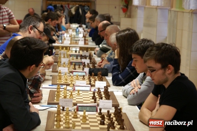 Zdjęcie w galerii na portalu naszraciborz.pl: Szachowe zmagania w turnieju o Puchar Prezydenta Raciborza wiadomości z regionu