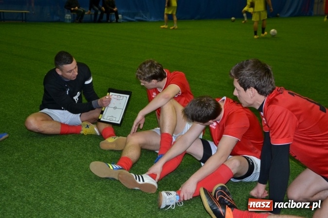 Zdjęcie w galerii na portalu naszraciborz.pl: II Halowy Turniej Piłki Nożnej o Puchar Wójta Krzyżanowic. Chałupki rozgromiły Tworków wiadomości z regionu