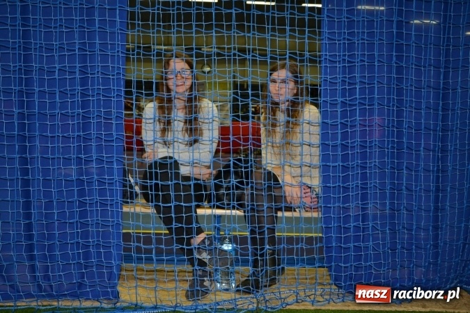 Zdjęcie w galerii na portalu naszraciborz.pl: II Halowy Turniej Piłki Nożnej o Puchar Wójta Krzyżanowic. Chałupki rozgromiły Tworków wiadomości z regionu