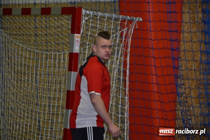 Zdjęcie w galerii na portalu naszraciborz.pl: II Halowy Turniej Piłki Nożnej o Puchar Wójta Krzyżanowic. Chałupki rozgromiły Tworków wiadomości z regionu