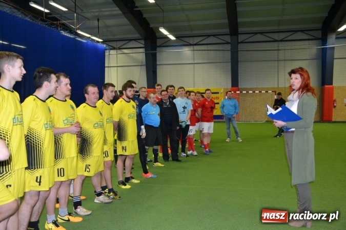 Zdjęcie w galerii na portalu naszraciborz.pl: II Halowy Turniej Piłki Nożnej o Puchar Wójta Krzyżanowic. Chałupki rozgromiły Tworków wiadomości z regionu