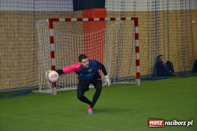 Zdjęcie w galerii na portalu naszraciborz.pl: II Halowy Turniej Piłki Nożnej o Puchar Wójta Krzyżanowic. Chałupki rozgromiły Tworków wiadomości z regionu