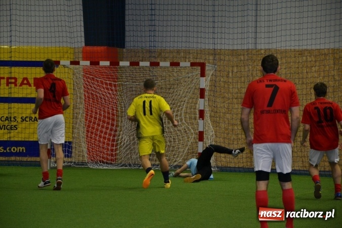 Zdjęcie w galerii na portalu naszraciborz.pl: II Halowy Turniej Piłki Nożnej o Puchar Wójta Krzyżanowic. Chałupki rozgromiły Tworków wiadomości z regionu