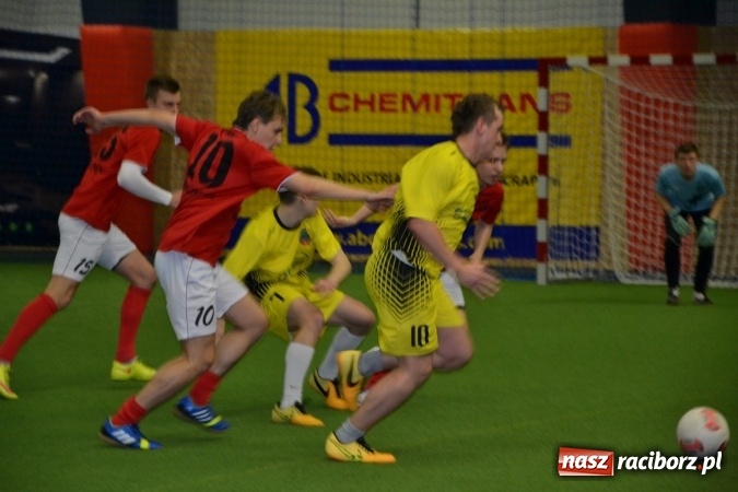 Zdjęcie w galerii na portalu naszraciborz.pl: II Halowy Turniej Piłki Nożnej o Puchar Wójta Krzyżanowic. Chałupki rozgromiły Tworków wiadomości z regionu