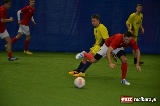 Zdjęcie w galerii na portalu naszraciborz.pl: II Halowy Turniej Piłki Nożnej o Puchar Wójta Krzyżanowic. Chałupki rozgromiły Tworków wiadomości z regionu