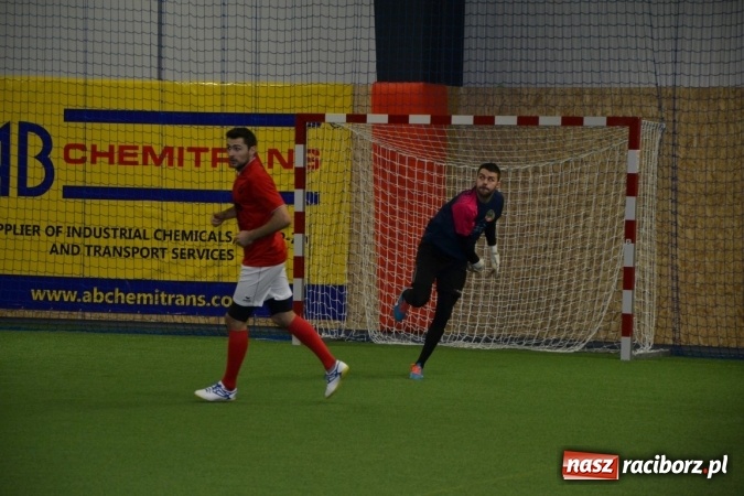 Zdjęcie w galerii na portalu naszraciborz.pl: II Halowy Turniej Piłki Nożnej o Puchar Wójta Krzyżanowic. Chałupki rozgromiły Tworków wiadomości z regionu