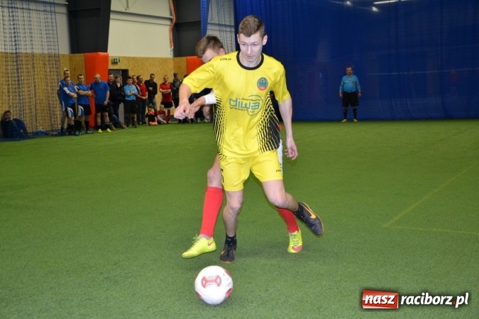 Zdjęcie w galerii na portalu naszraciborz.pl: II Halowy Turniej Piłki Nożnej o Puchar Wójta Krzyżanowic. Chałupki rozgromiły Tworków wiadomości z regionu