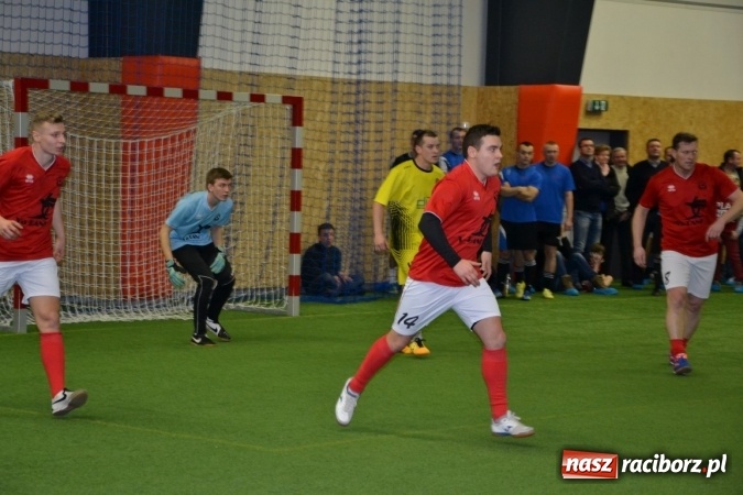 Zdjęcie w galerii na portalu naszraciborz.pl: II Halowy Turniej Piłki Nożnej o Puchar Wójta Krzyżanowic. Chałupki rozgromiły Tworków wiadomości z regionu