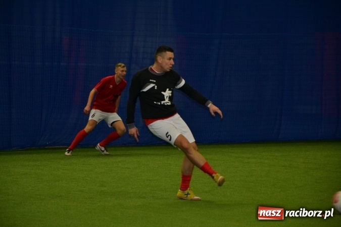 Zdjęcie w galerii na portalu naszraciborz.pl: II Halowy Turniej Piłki Nożnej o Puchar Wójta Krzyżanowic. Chałupki rozgromiły Tworków wiadomości z regionu