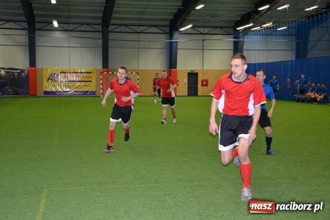 Zdjęcie w galerii na portalu naszraciborz.pl: II Halowy Turniej Piłki Nożnej o Puchar Wójta Krzyżanowic. Chałupki rozgromiły Tworków wiadomości z regionu