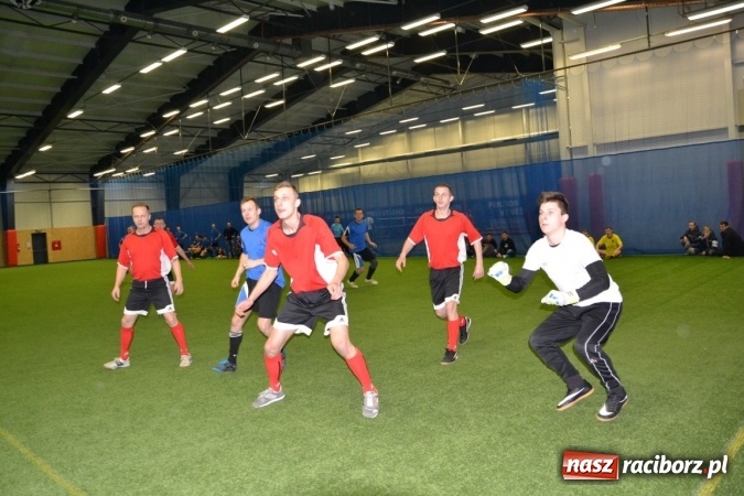 Zdjęcie w galerii na portalu naszraciborz.pl: II Halowy Turniej Piłki Nożnej o Puchar Wójta Krzyżanowic. Chałupki rozgromiły Tworków wiadomości z regionu