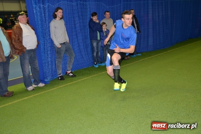 Zdjęcie w galerii na portalu naszraciborz.pl: II Halowy Turniej Piłki Nożnej o Puchar Wójta Krzyżanowic. Chałupki rozgromiły Tworków wiadomości z regionu