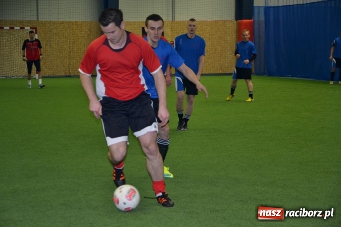 Zdjęcie w galerii na portalu naszraciborz.pl: II Halowy Turniej Piłki Nożnej o Puchar Wójta Krzyżanowic. Chałupki rozgromiły Tworków wiadomości z regionu