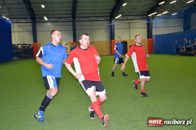 Zdjęcie w galerii na portalu naszraciborz.pl: II Halowy Turniej Piłki Nożnej o Puchar Wójta Krzyżanowic. Chałupki rozgromiły Tworków wiadomości z regionu