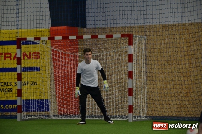 Zdjęcie w galerii na portalu naszraciborz.pl: II Halowy Turniej Piłki Nożnej o Puchar Wójta Krzyżanowic. Chałupki rozgromiły Tworków wiadomości z regionu