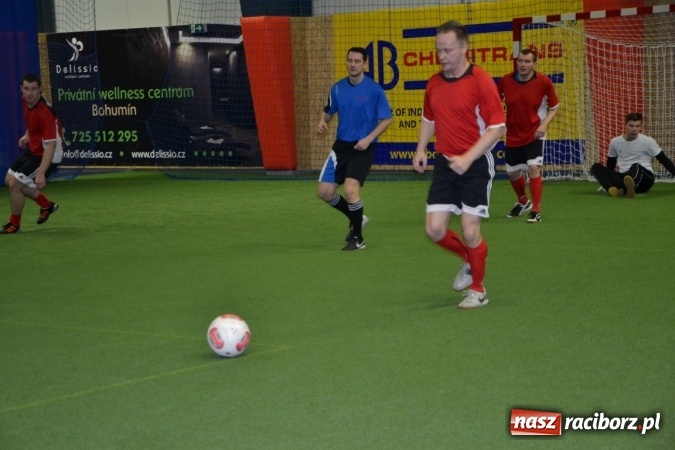 Zdjęcie w galerii na portalu naszraciborz.pl: II Halowy Turniej Piłki Nożnej o Puchar Wójta Krzyżanowic. Chałupki rozgromiły Tworków wiadomości z regionu